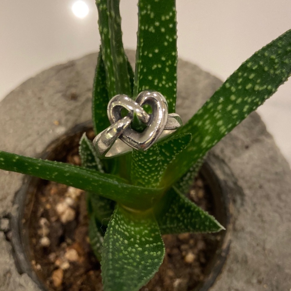 James Avery Sterling Silver Heart Knot Ring Sz 4.5
